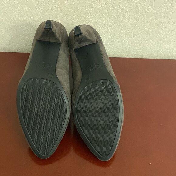 JESSICA KLINE BOOTIES BROWN SEUDE WITH A 2”HEEL!! - Picture 5 of 5